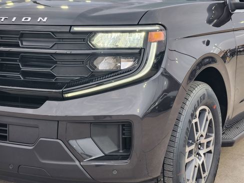 New 2026 Ford Expedition Active image 10