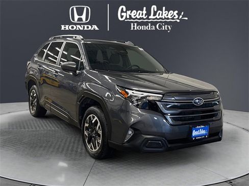 Used 2025 Subaru Forester Premium image 1