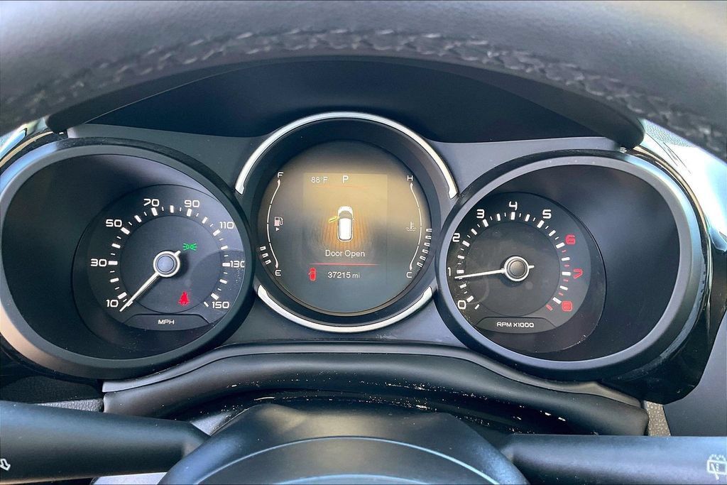 Used 2019 FIAT 500L Trekking FWD image 13