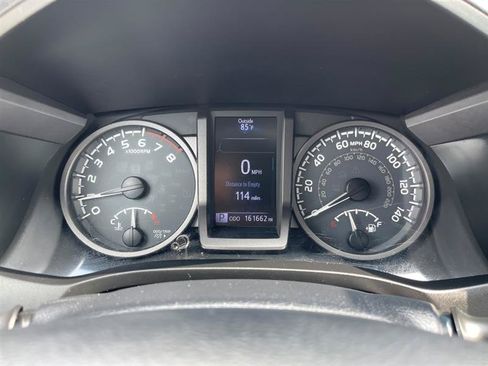 Used 2017 Toyota Tacoma TRD Off-Road w/ Tow Package (A/T) AWD/4WD image 20
