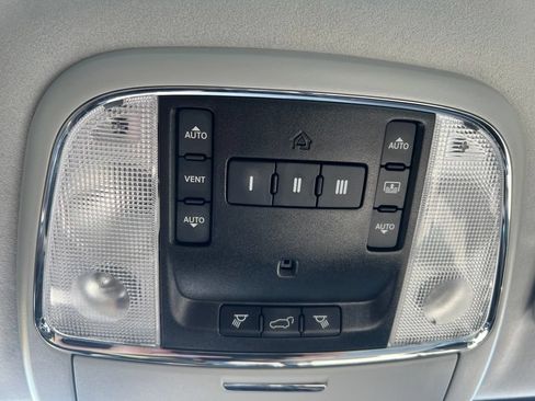 Used 2020 Jeep Grand Cherokee Summit AWD/4WD image 18