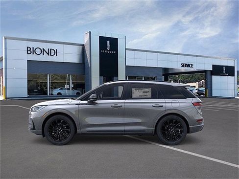 New 2026 Lincoln Corsair Premiere image 3