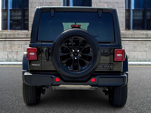 Used 2021 Jeep Wrangler Unlimited Sahara w/ Cold Weather Group image 4