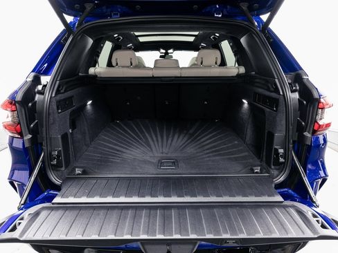 Used 2023 BMW X5 M image 28