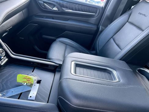 Used 2021 GMC Yukon Denali w/ Denali Ultimate Package AWD/4WD image 21