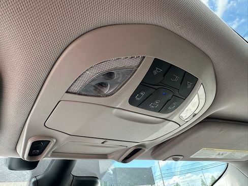 Used 2019 Chrysler Pacifica Touring-L Plus w/ Advanced Safetytec Group FWD image 28