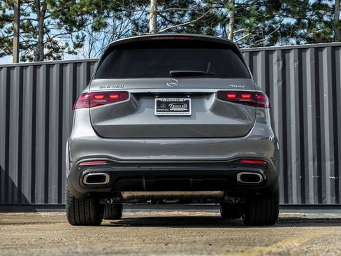 Used 2026 Mercedes-Benz GLS 450 4MATIC image 9