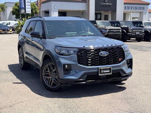 Used 2026 Ford Explorer ST RWD image 2