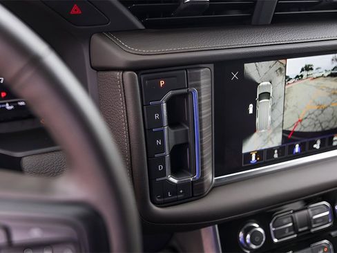 Used 2023 GMC Yukon XL Denali w/ Max Trailering Package image 16