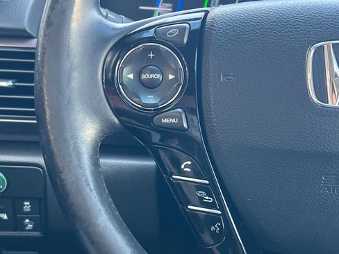 Used 2017 Honda Accord Touring image 30