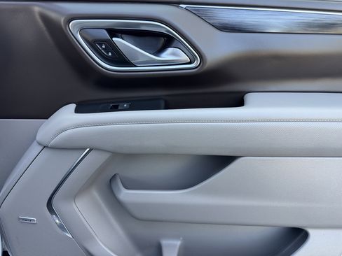 Used 2022 GMC Yukon SLT w/ SLT Luxury Package image 26