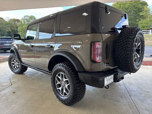 New 2025 Ford Bronco Badlands image 9