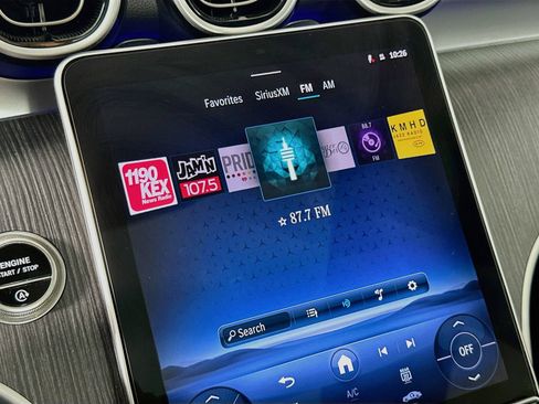 Used 2025 Mercedes-Benz GLC 300 4MATIC image 14