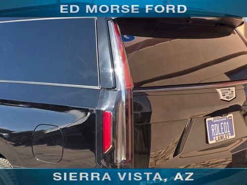 Used 2023 Cadillac Escalade ESV Sport Platinum AWD/4WD image 6