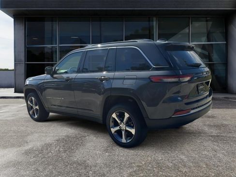 New 2026 Jeep Grand Cherokee Limited w/ Luxury Tech Group II RWD image 5