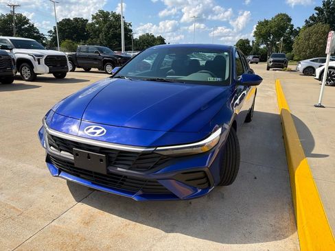 Used 2024 Hyundai Elantra SEL FWD image 4