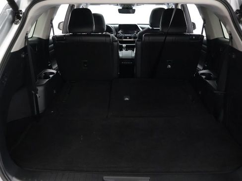 Certified 2024 Toyota Highlander XLE image 22