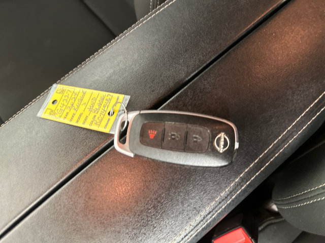 Used 2024 Nissan Rogue S AWD/4WD image 34