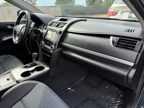 Used 2013 Toyota Camry SE FWD image 19