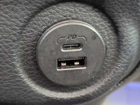 Used 2016 Jeep Wrangler Unlimited Sahara AWD/4WD image 21