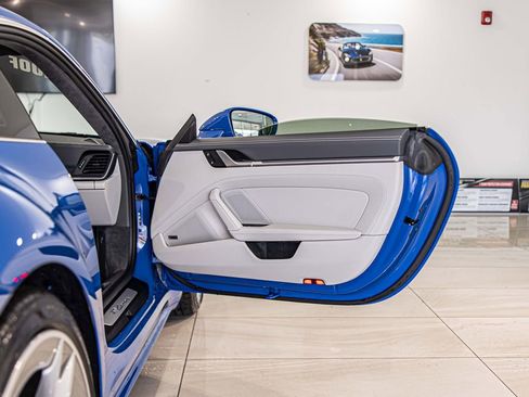 Used 2025 Porsche 911 Carrera RWD image 37
