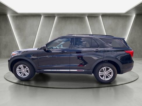 Used 2022 Ford Explorer XLT AWD/4WD image 7