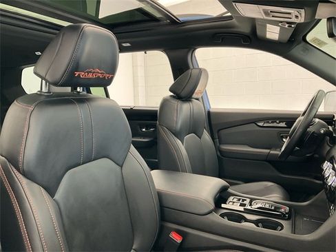 Certified 2023 Honda Pilot TrailSport image 32