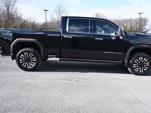 New 2026 GMC Sierra 2500 Denali Ultimate image 16