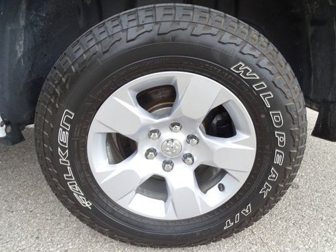 Used 2023 RAM 1500 4x4 Crew Cab Big Horn image 50