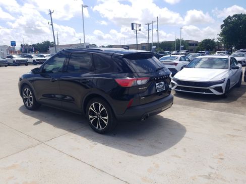 Used 2021 Ford Escape SE w/ SE Sport Appearance Package FWD image 5