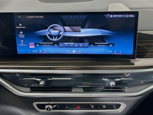 Used 2025 BMW X5 xDrive50e image 24