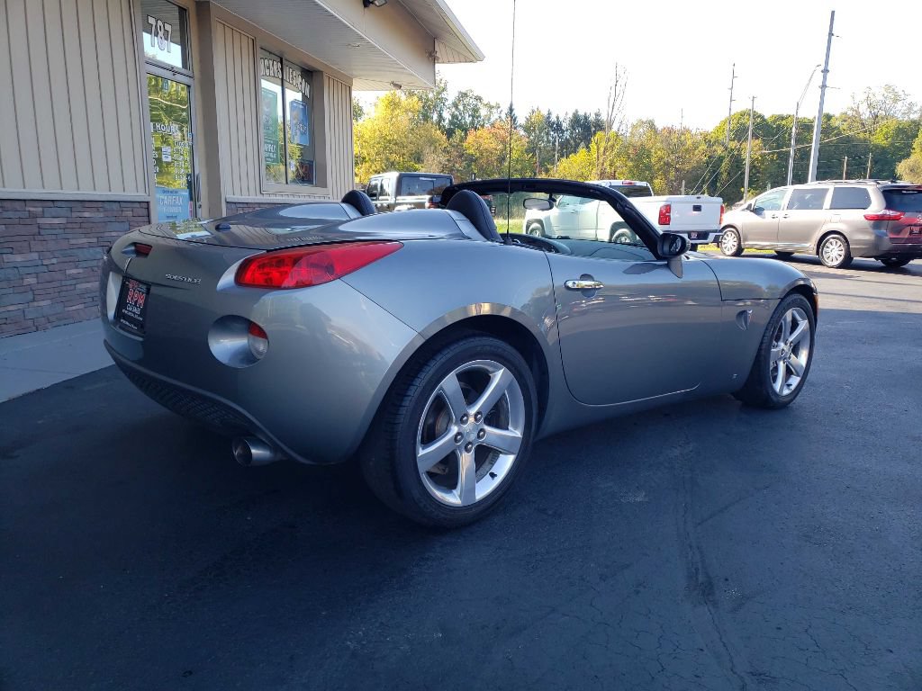 Used 2006 Pontiac Solstice Convertible w/ Premium Package RWD image 15