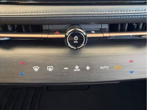 Used 2024 Nissan Ariya AWD image 29