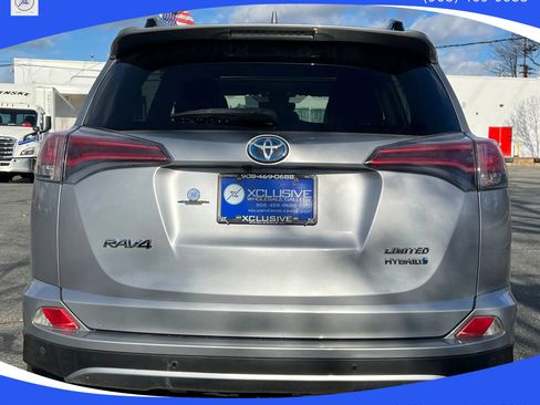 Used 2017 Toyota RAV4 Limited image 3