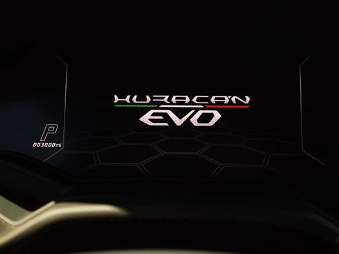 Used 2020 Lamborghini Huracan EVO RWD image 57