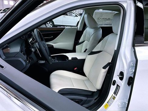 New 2025 Lexus ES 350 350 image 9