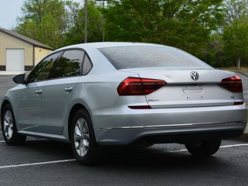 Used 2018 Volkswagen Passat 2.0T S w/ Driver Assistance Package FWD image 7