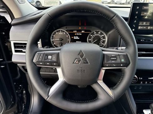 New 2026 Mitsubishi Outlander SE FWD image 39