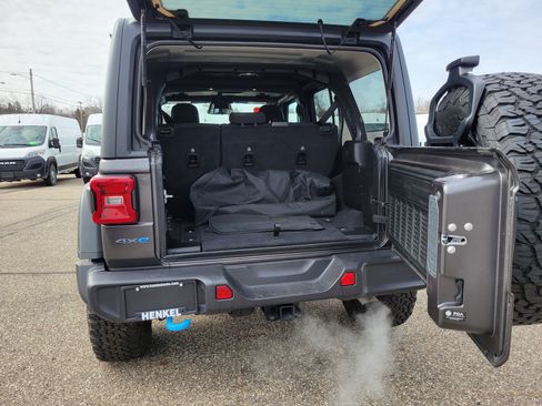 Used 2025 Jeep Wrangler Unlimited Rubicon 4xe w/ Convenience Group image 20