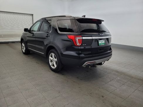Used 2017 Ford Explorer XLT w/ Equipment Group 202A AWD/4WD image 5