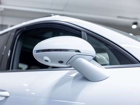 Certified 2026 Porsche Macan AWD/4WD image 18