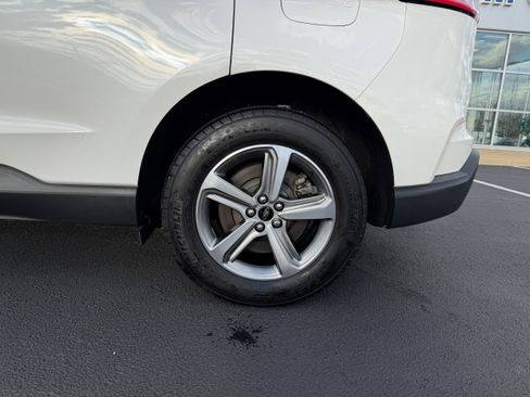 Certified 2024 Ford Edge SEL w/ Convenience Package image 10