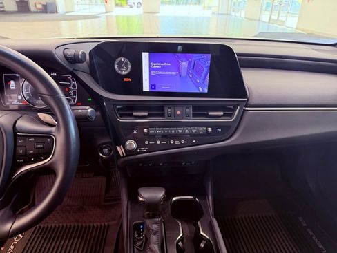 Certified 2024 Lexus ES 350 w/ Premium Package image 23