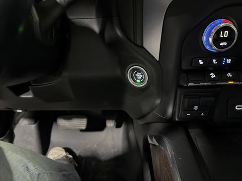 Used 2019 GMC Sierra 1500 SLT AWD/4WD image 18