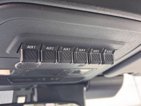 New 2025 Ford Bronco Badlands image 14