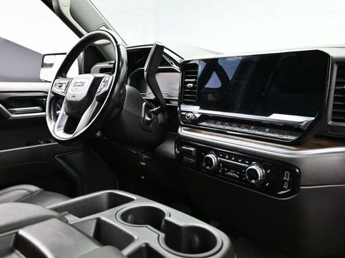 Used 2025 GMC Sierra 1500 SLT AWD/4WD image 15