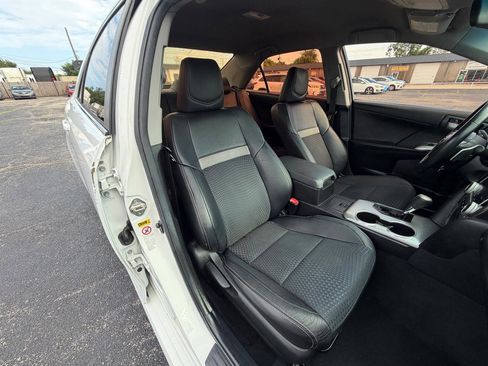 Used 2014 Toyota Camry SE FWD image 16