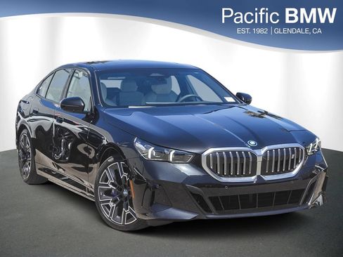 Used 2026 BMW i5 eDrive40 RWD image 1