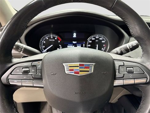 Used 2023 Cadillac XT4 Luxury w/ Cold Weather Package image 13