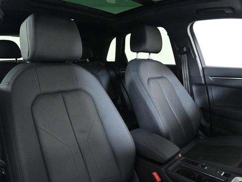 Used 2025 Audi Q3 2.0T Premium w/ Convenience Package image 16